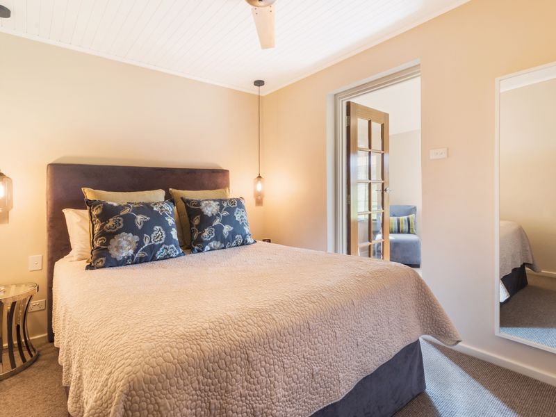 Stonewell Cottages & Vineyards