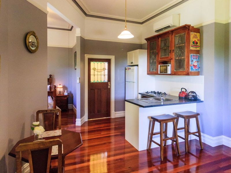 The Oaks Lilydale Accommodation - Image 3