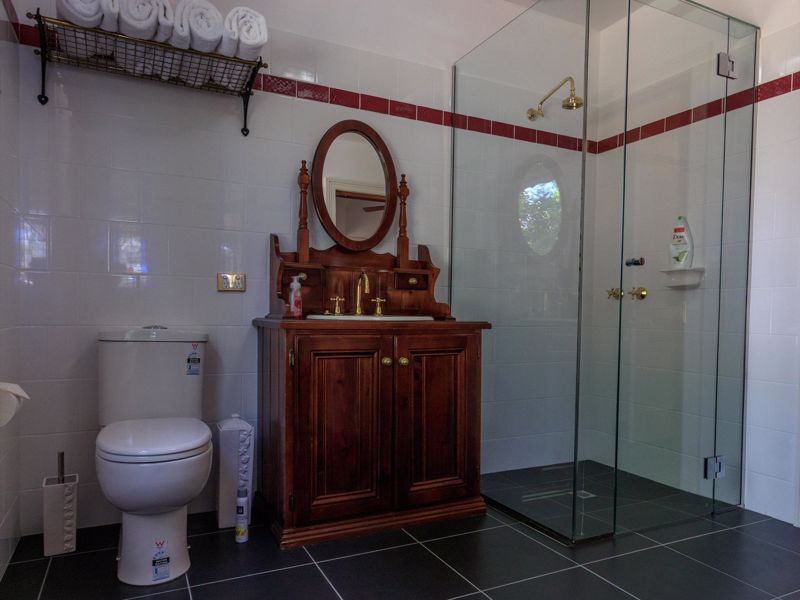 The Oaks Lilydale Accommodation - Image 4