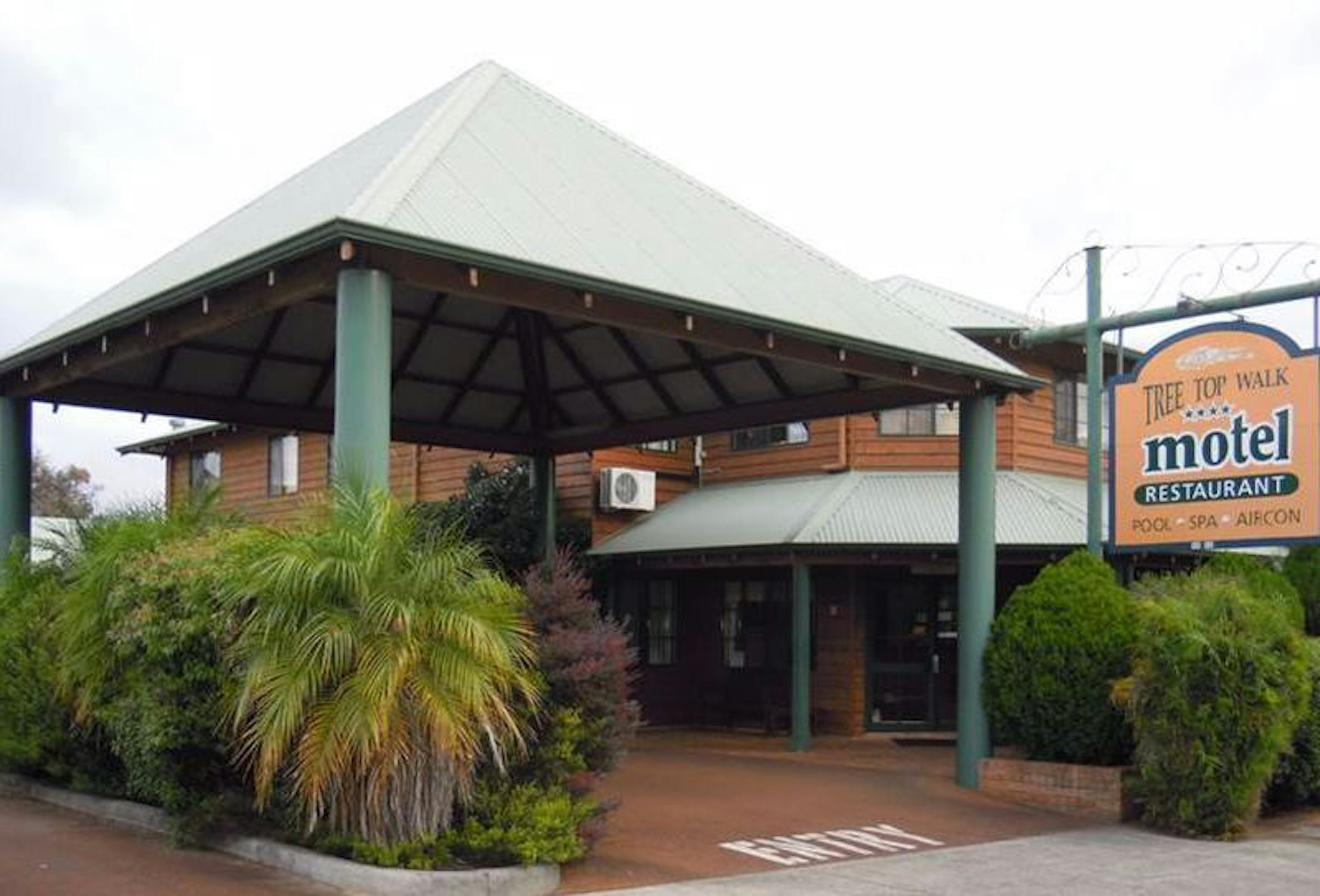 Tree Top Walk Motel and Restaurant
