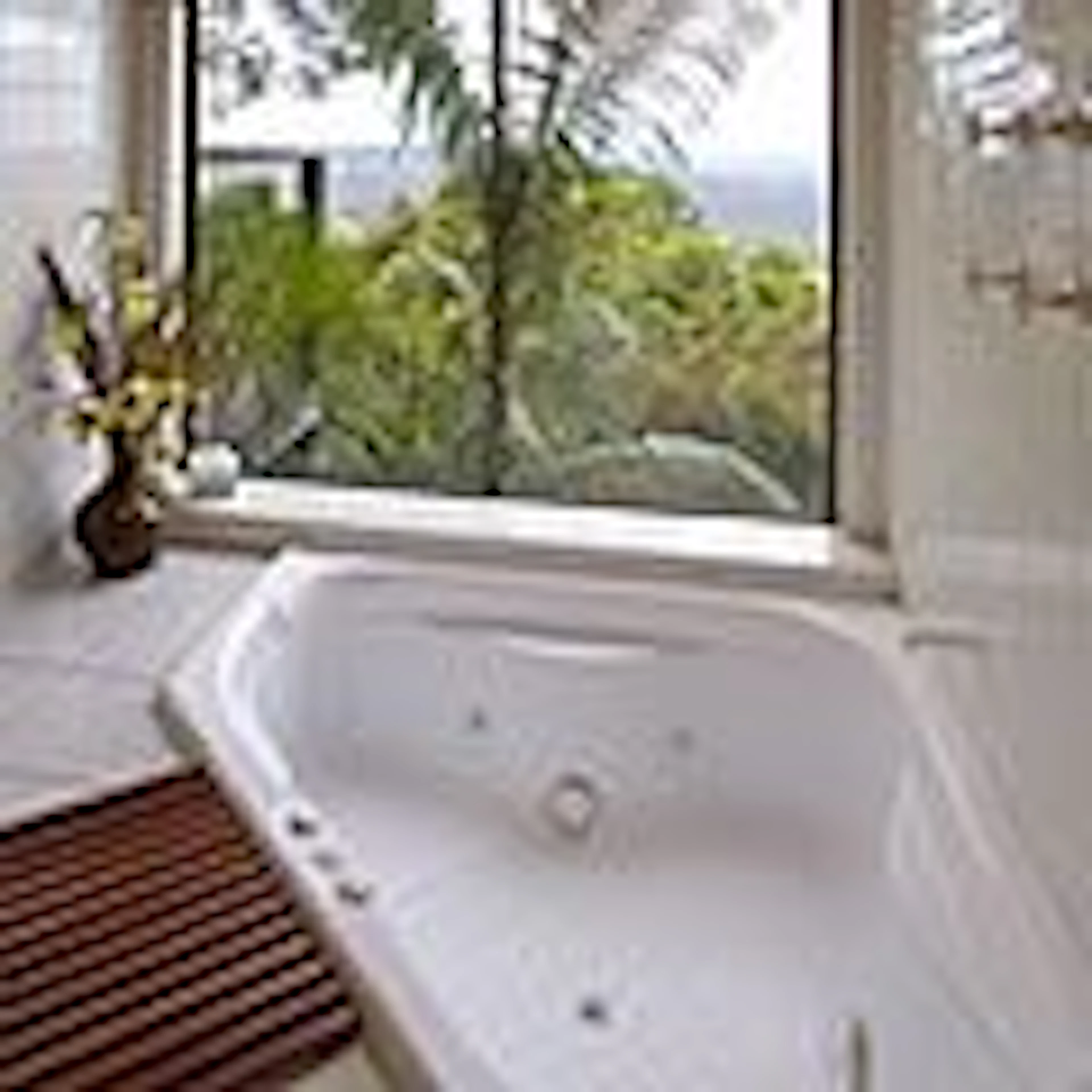 Treetops Seaview - Image 5