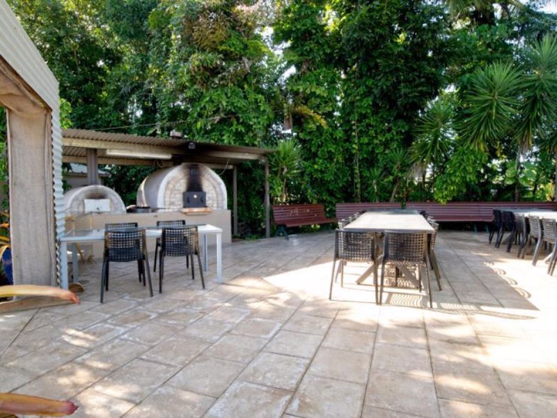 Tropical Hibiscus Caravan Park - Image 4