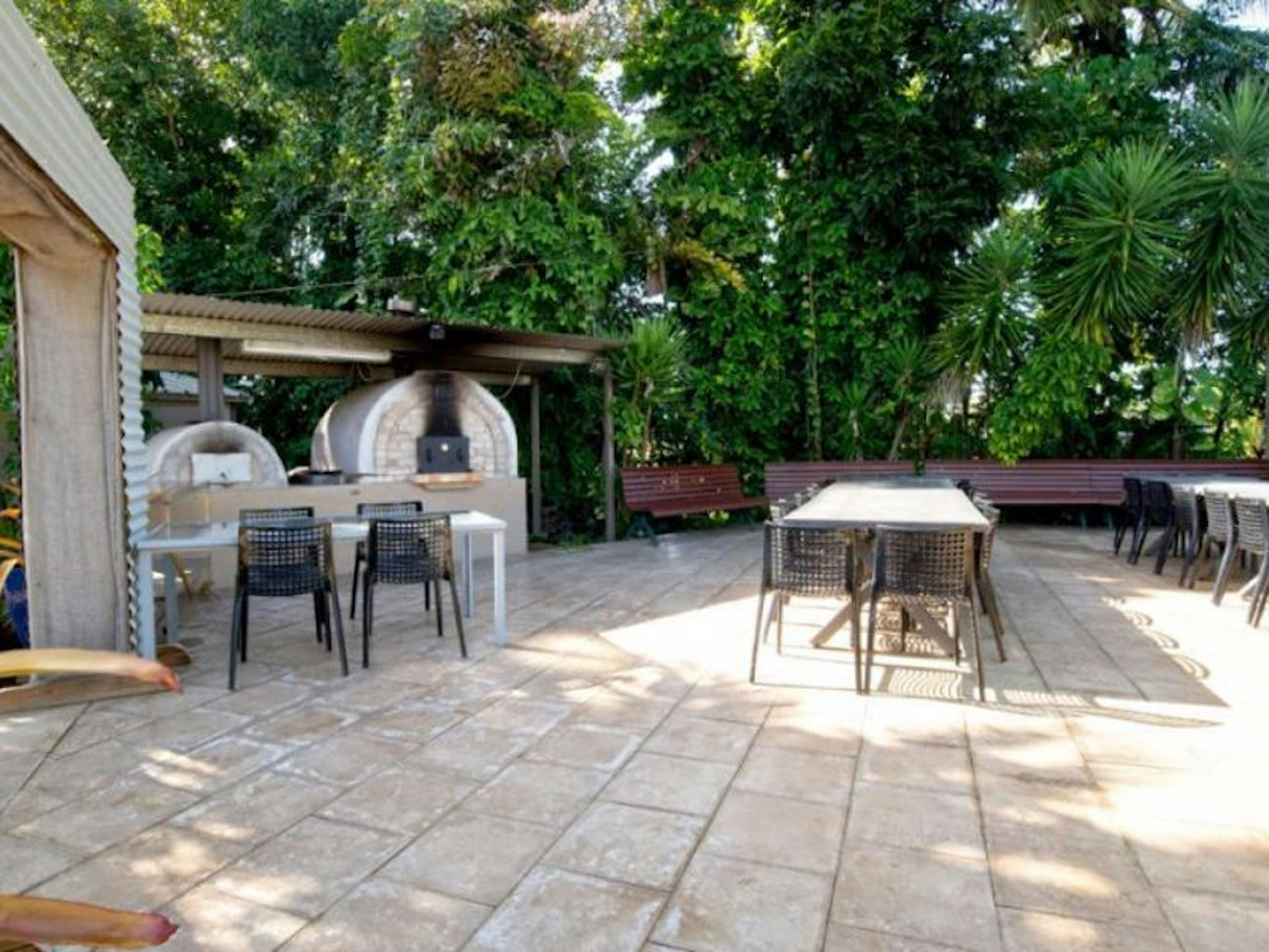 Tropical Hibiscus Caravan Park - Image 4