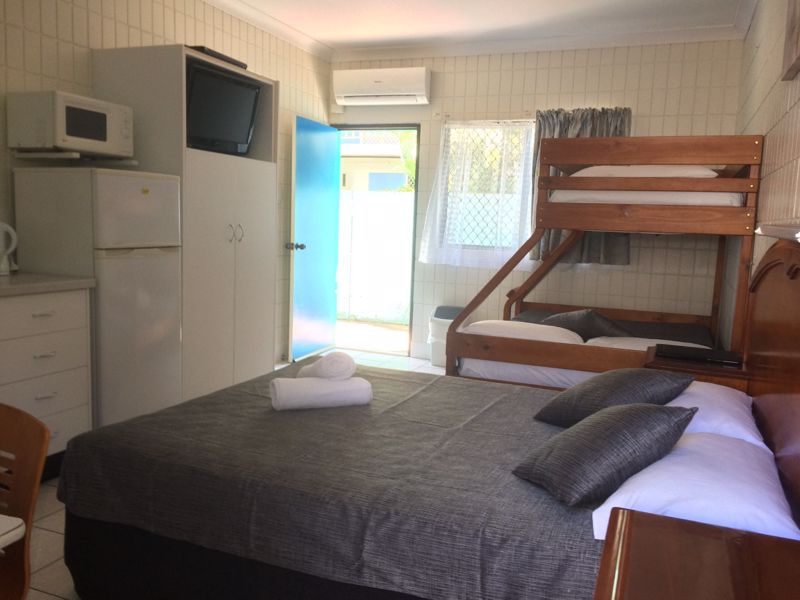 Tropical Palms Resort and 4WD Hire - Image 2