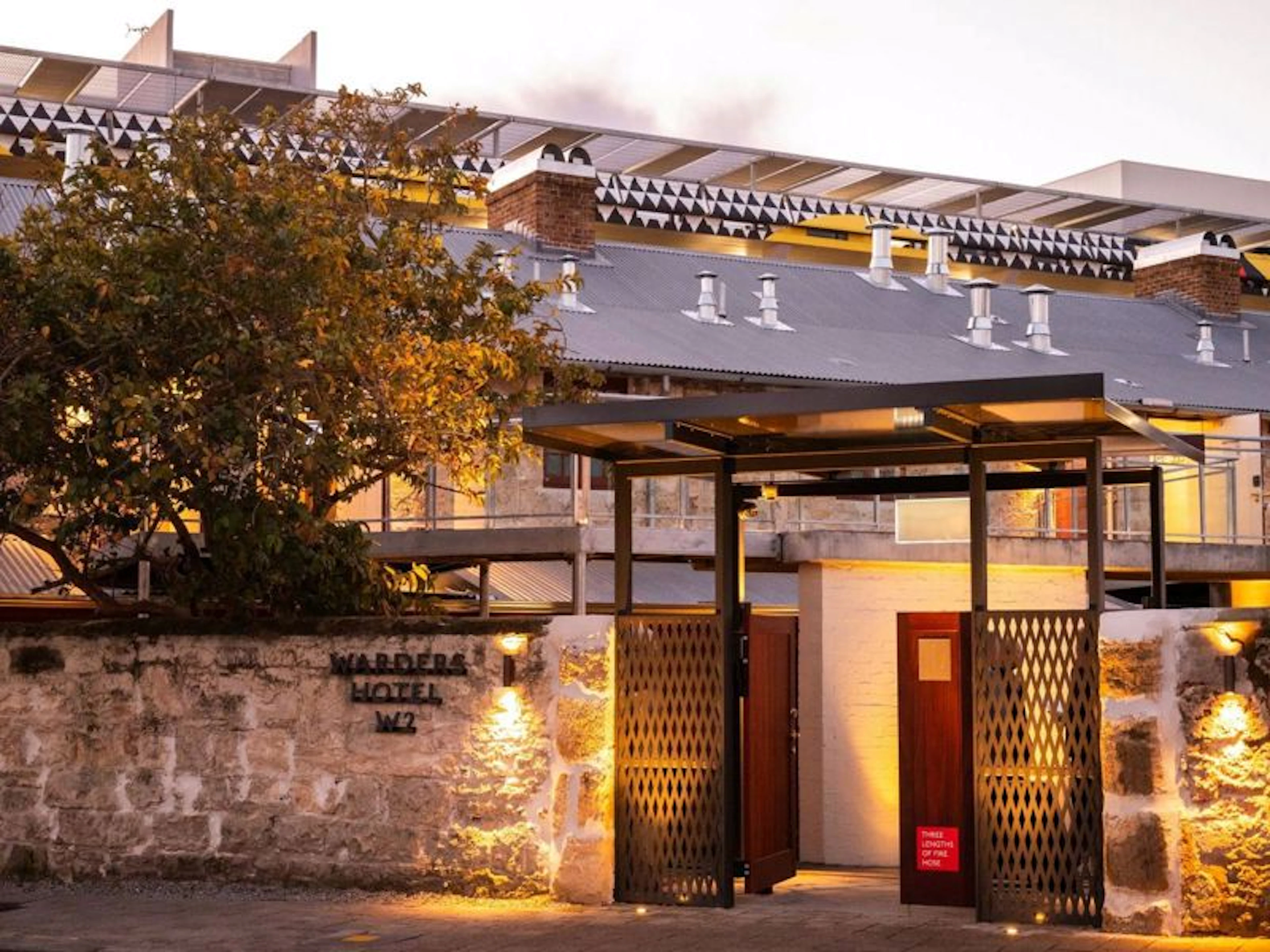 Warders Hotel in Kalgoorlie Goldfields — photo 1
