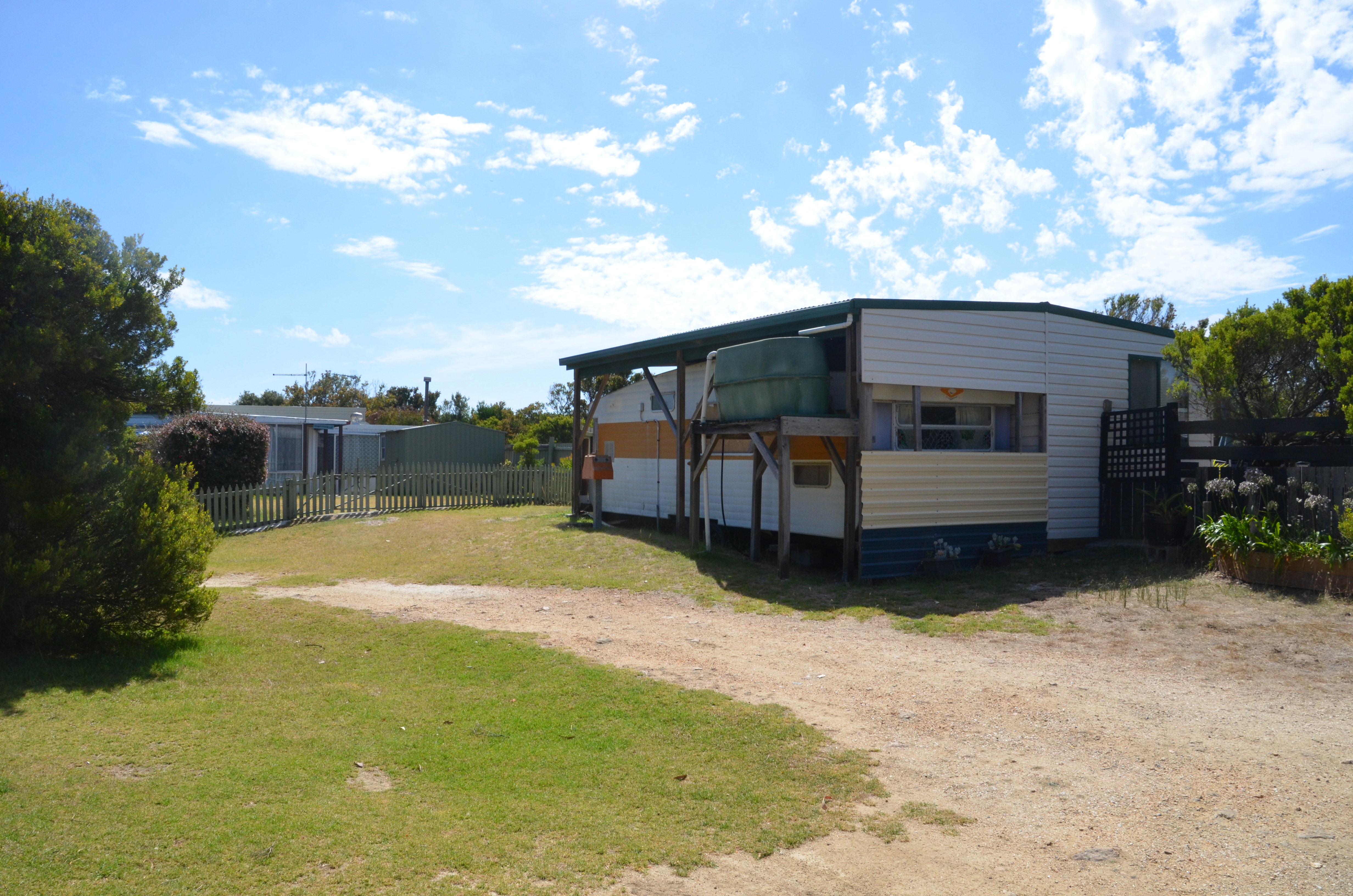 Tomahawk Caravan Park - Image 2